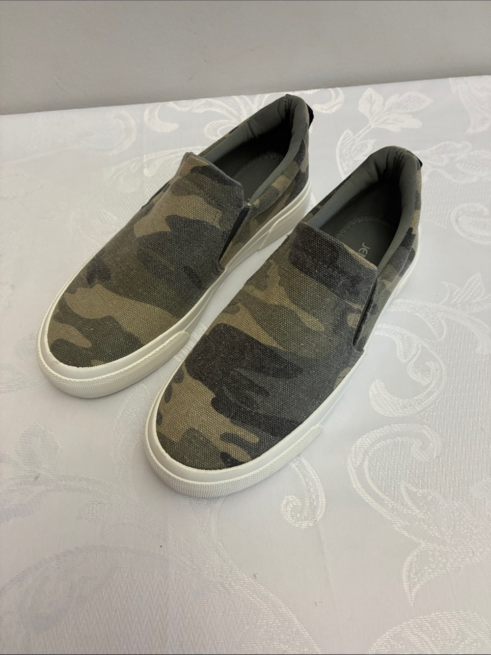 Jenn Ardor Camouflage Slip-On Sneakers - Olive & Black